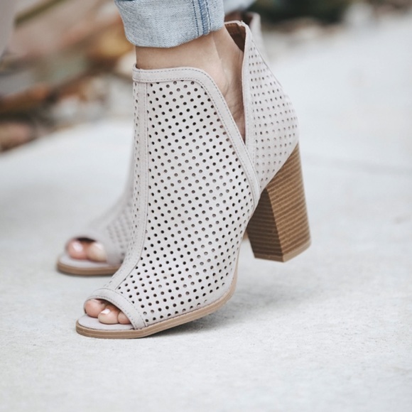 ✨LAST ONE✨Taupe Peep Toe Booties - Picture 3 of 7